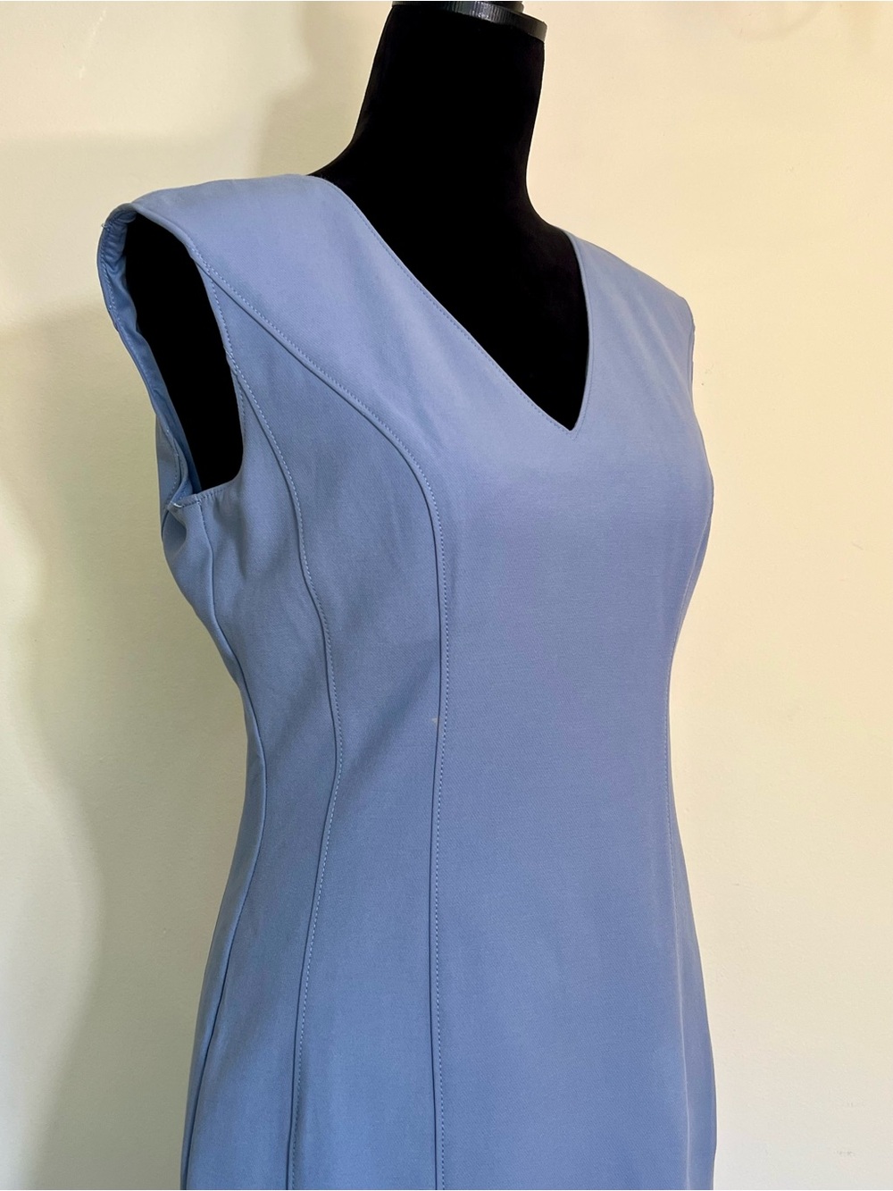 White House Black Market Denim Blue Sleeveless Sheath Princess Dress NWT Size 6 - Picture 3 of 7